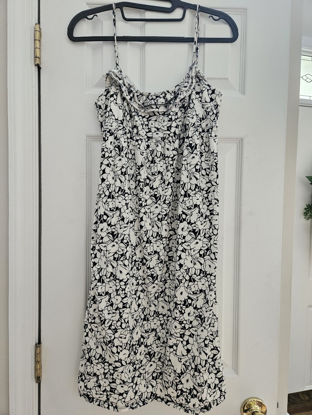 Ann Taylor Loft Black & White Floral With Ruffel At Top Slip Dress T- Straps-Med